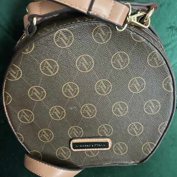 It’s vintage bag Adrienne Vittadini - Picture 6 of 7